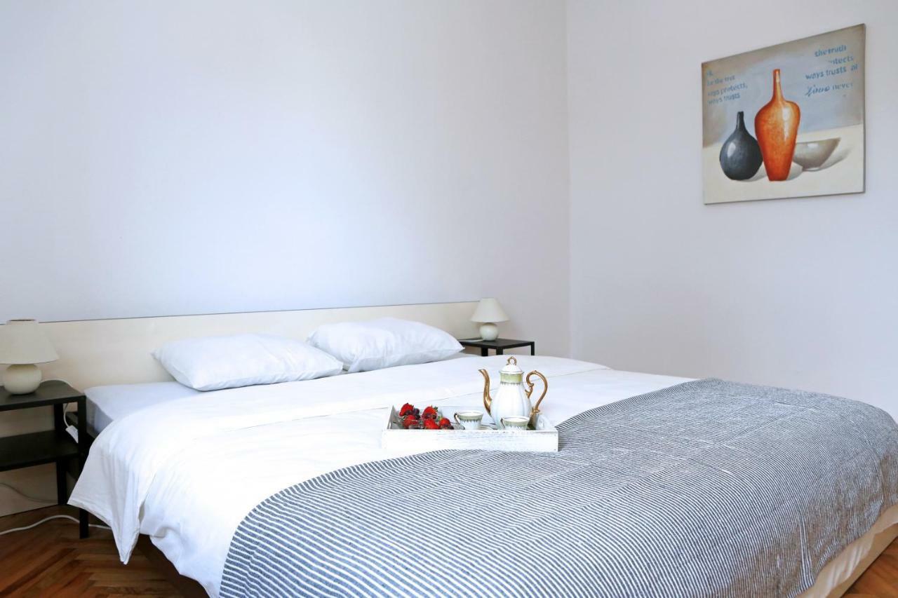 Apartman Charlie Врси Екстериор снимка